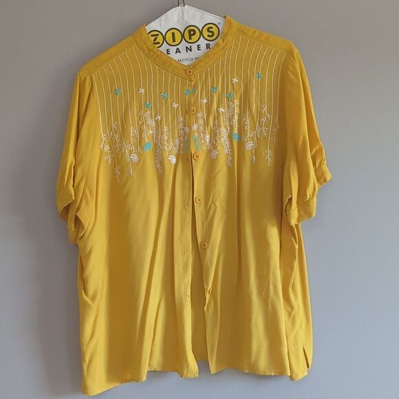 📏Cellabie button up embroidered shirt - Picture 1 of 3